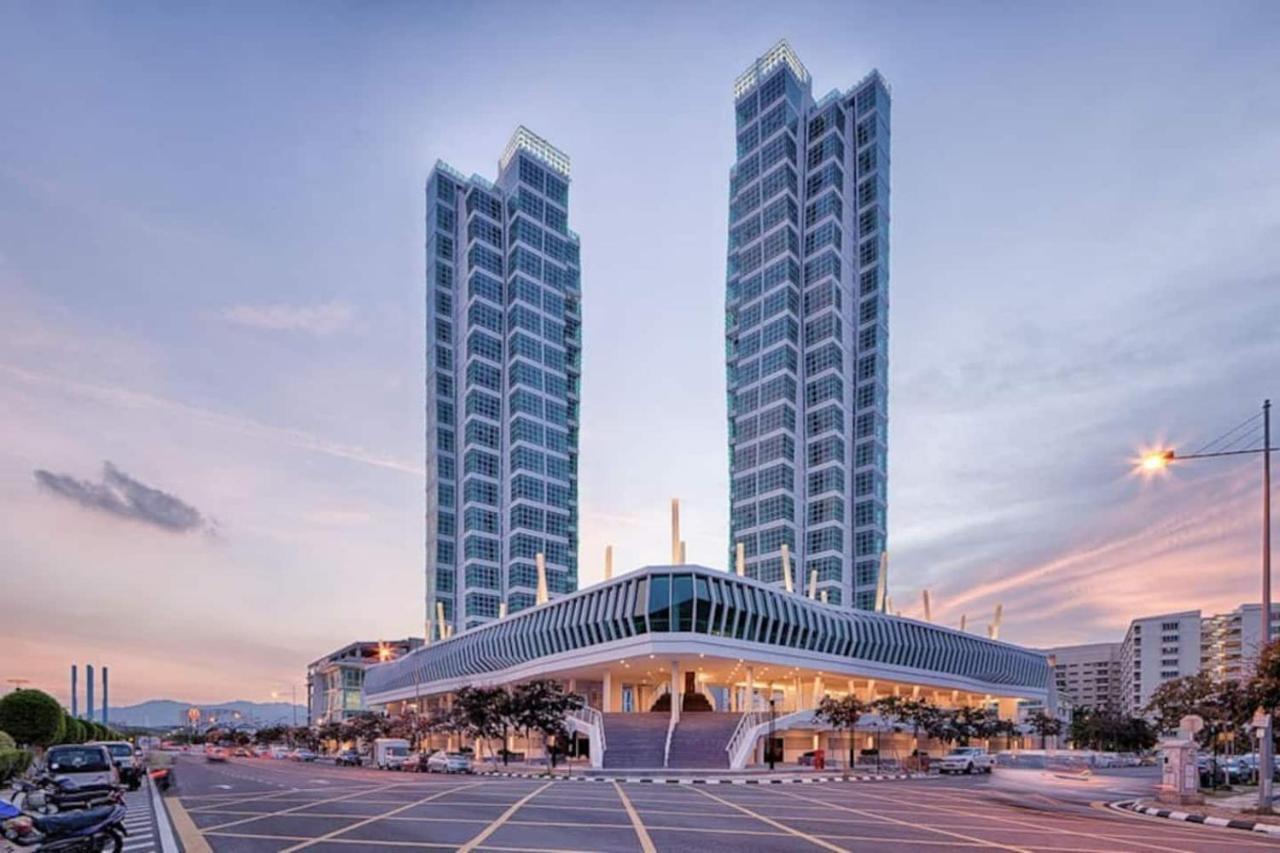 Loft Pano Seaview Suite 2 Bedroom By The Only Bnb Jelutong Экстерьер фото