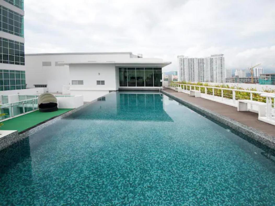 Loft Pano Seaview Suite 2 Bedroom By The Only Bnb Jelutong Экстерьер фото